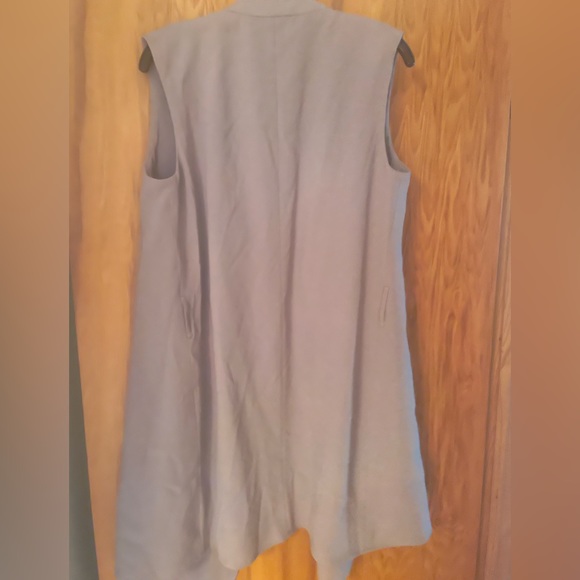 Aritzia Babaton sleeveless blazer without the belt size M - Picture 2 of 3